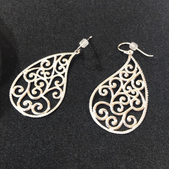 Bundle of Fashion Jewelry - Picture 3 of 8